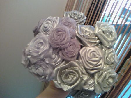 Silver/Gray Favor Roses
